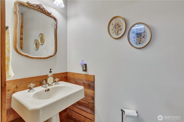 24421 SE 387th Street, Enumclaw, WA 98022