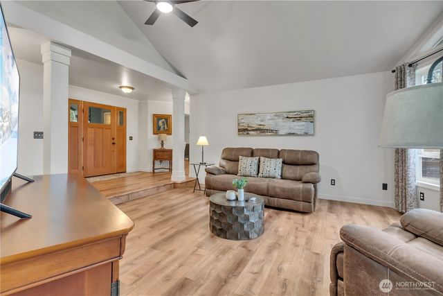 24421 SE 387th Street, Enumclaw, WA 98022