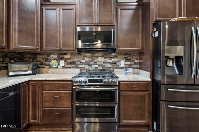 1148 Cliffview Circle, Gray, TN 37615