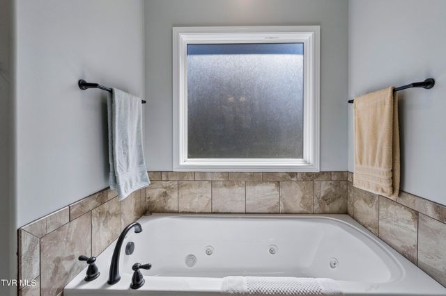 1148 Cliffview Circle, Gray, TN 37615