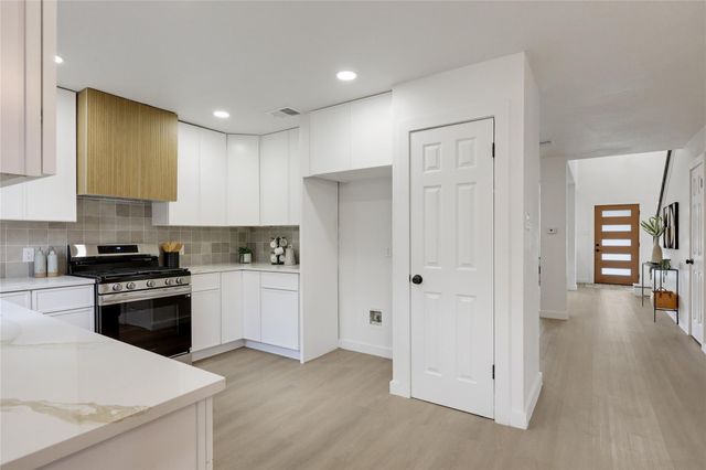 13265 Kerrville Folkway DR, Austin, TX 78729