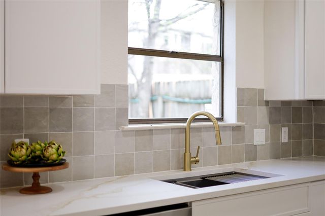 13265 Kerrville Folkway DR, Austin, TX 78729