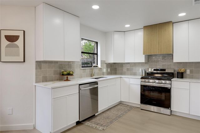 13265 Kerrville Folkway DR, Austin, TX 78729