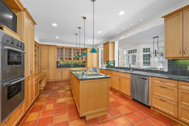 169 Tisquantum, Chatham, MA 02633