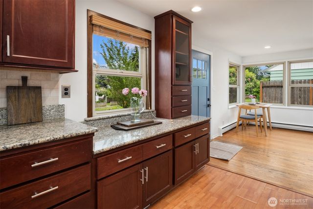 7915 18th Avenue SW, Seattle, WA 98106