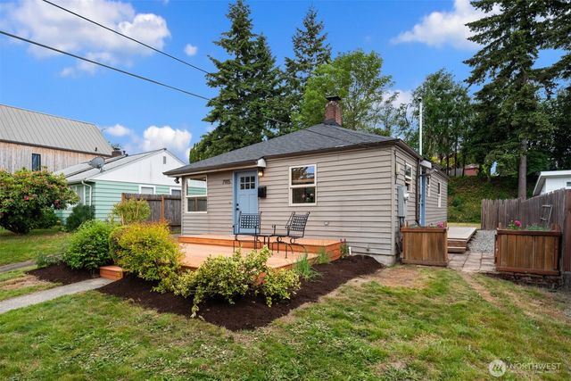 7915 18th Avenue SW, Seattle, WA 98106