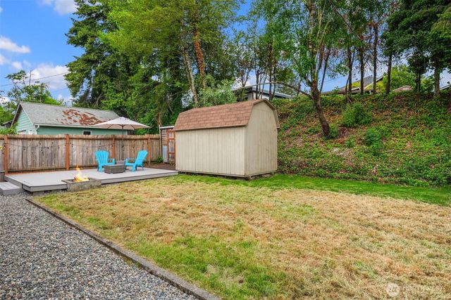 7915 18th Avenue SW, Seattle, WA 98106