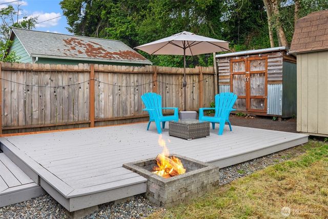 7915 18th Avenue SW, Seattle, WA 98106