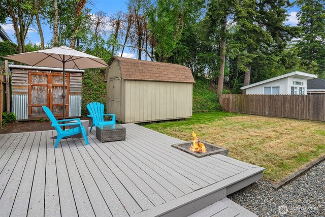 7915 18th Avenue SW, Seattle, WA 98106
