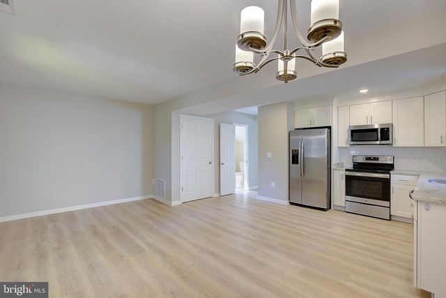 1739 QUANTICO RD, Edgewater, MD 21037