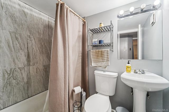 252 County Center Road, White Plains, NY 10603