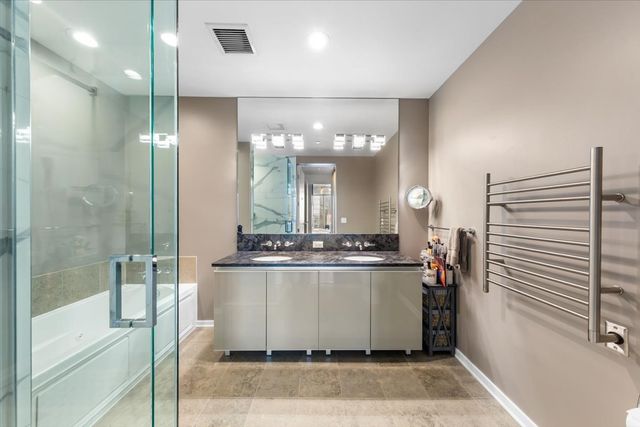 600 N FAIRBANKS Court 3301, Chicago, IL 60611