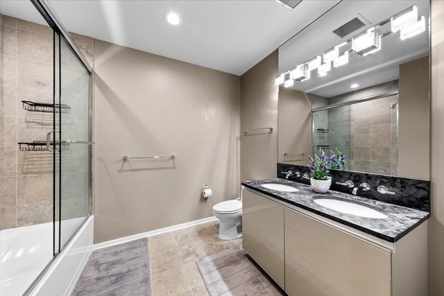 600 N FAIRBANKS Court 3301, Chicago, IL 60611