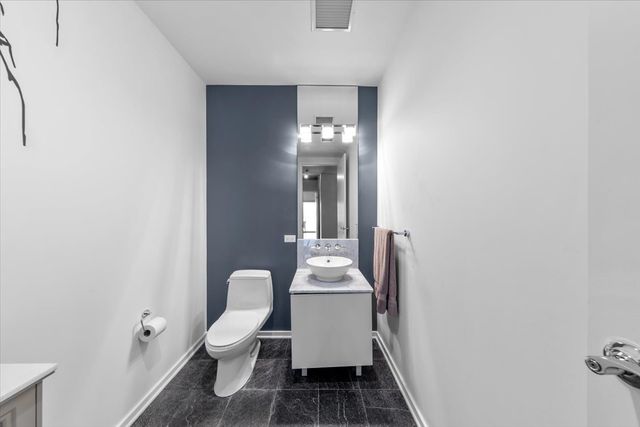 600 N FAIRBANKS Court 3301, Chicago, IL 60611