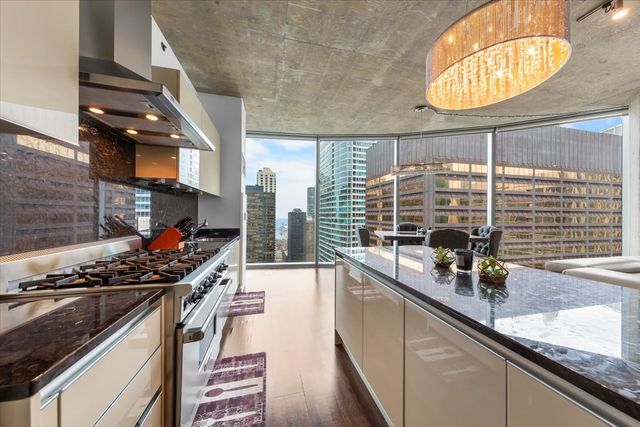 600 N FAIRBANKS Court 3301, Chicago, IL 60611