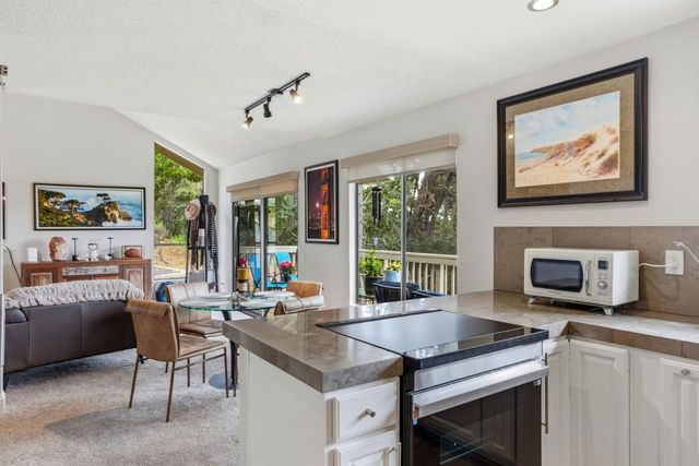 70 Forest Ridge Road 1, Monterey, CA 93940