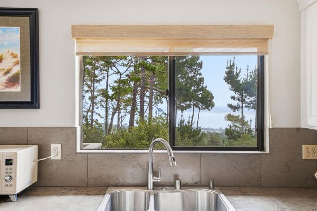 70 Forest Ridge Road 1, Monterey, CA 93940