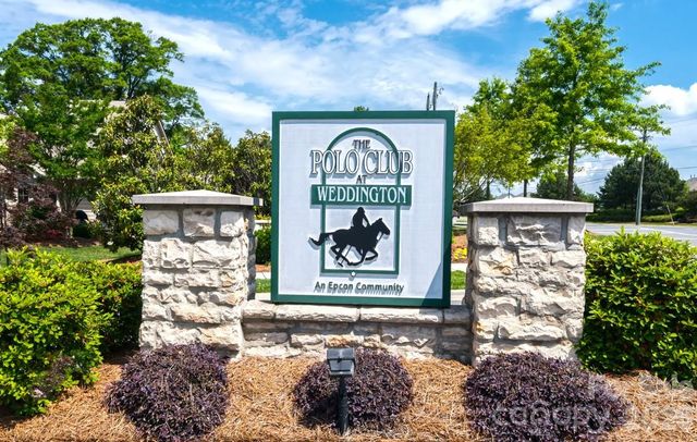 2232 Coltsview Lane, Matthews, NC 28105