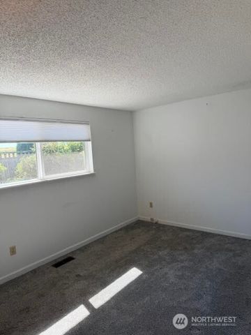 5702 N 14th Street, Tacoma, WA 98406