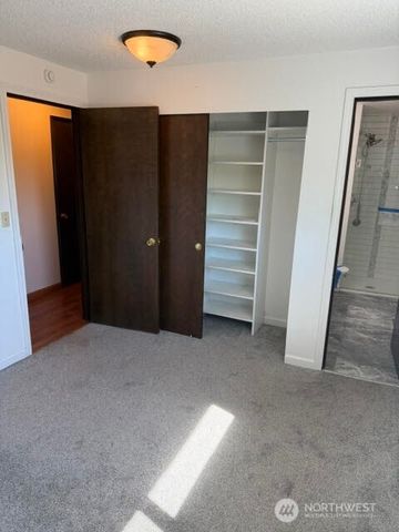 5702 N 14th Street, Tacoma, WA 98406