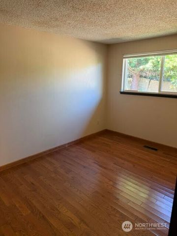 5702 N 14th Street, Tacoma, WA 98406