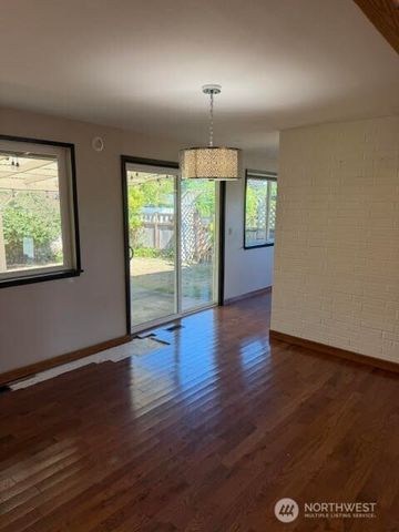 5702 N 14th Street, Tacoma, WA 98406