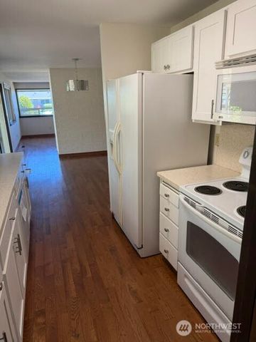 5702 N 14th Street, Tacoma, WA 98406
