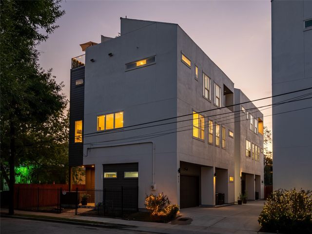 913 Thompson Street, Houston, TX 77007