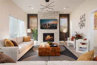 913 Thompson Street, Houston, TX 77007