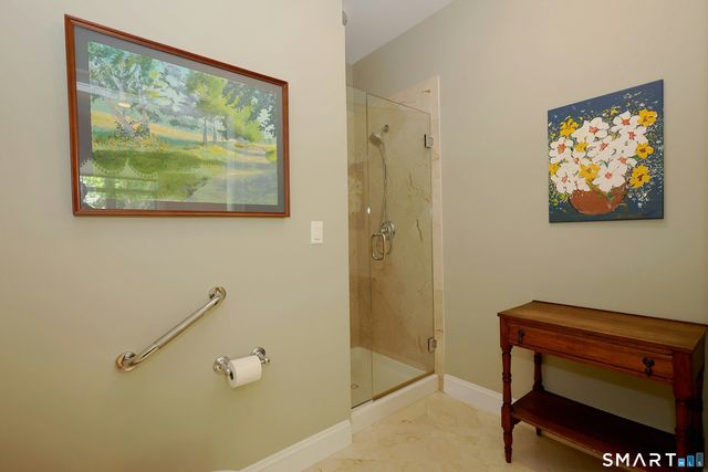 25 Franklin Court 25, Newtown, CT 06470