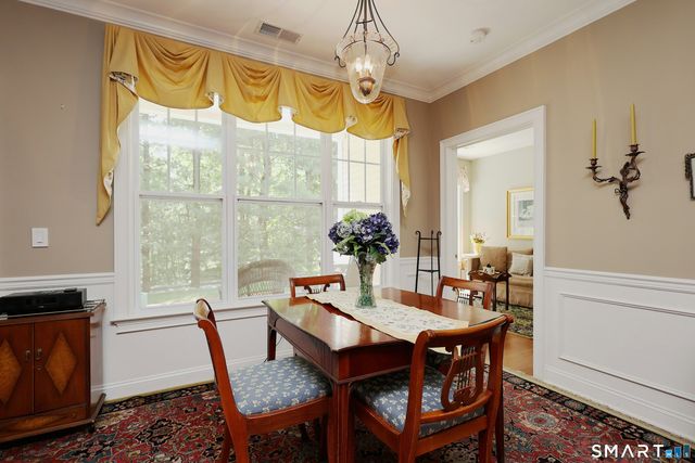 25 Franklin Court 25, Newtown, CT 06470