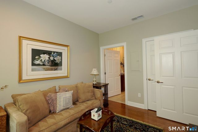 25 Franklin Court 25, Newtown, CT 06470