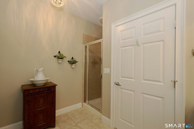 25 Franklin Court 25, Newtown, CT 06470