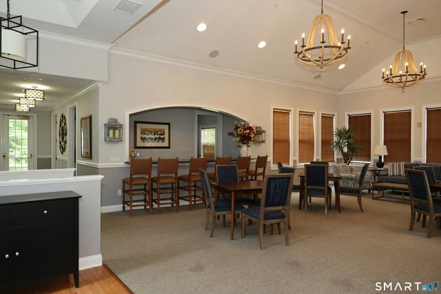 25 Franklin Court 25, Newtown, CT 06470
