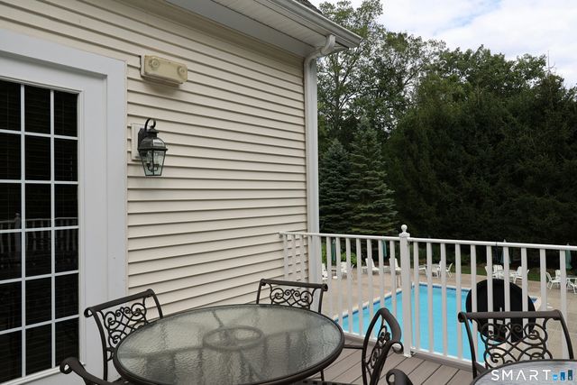 25 Franklin Court 25, Newtown, CT 06470