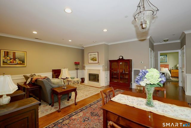 25 Franklin Court 25, Newtown, CT 06470