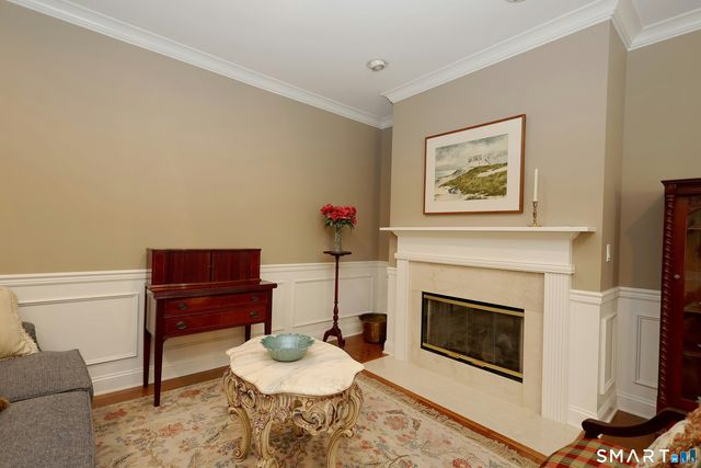 25 Franklin Court 25, Newtown, CT 06470