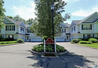 25 Franklin Court 25, Newtown, CT 06470