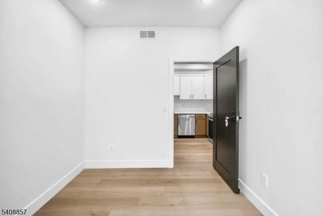 144 MAGNOLIA, Elizabeth City, NJ 07206