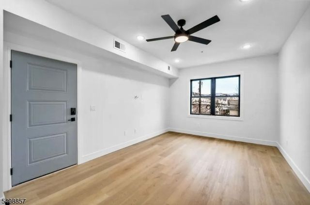 144 MAGNOLIA, Elizabeth City, NJ 07206