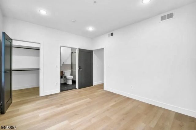 144 MAGNOLIA, Elizabeth City, NJ 07206