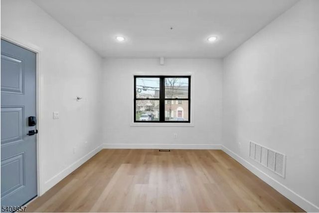 144 MAGNOLIA, Elizabeth City, NJ 07206