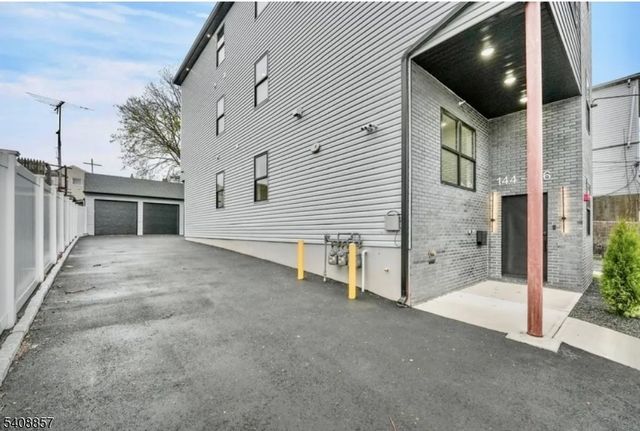 144 MAGNOLIA, Elizabeth City, NJ 07206