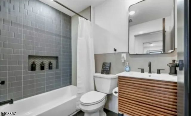 144 MAGNOLIA, Elizabeth City, NJ 07206