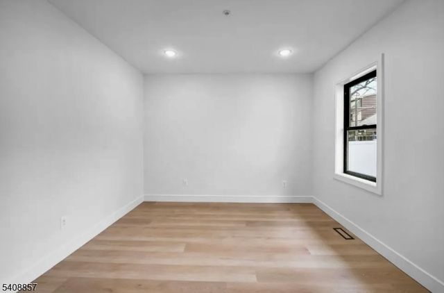 144 MAGNOLIA, Elizabeth City, NJ 07206