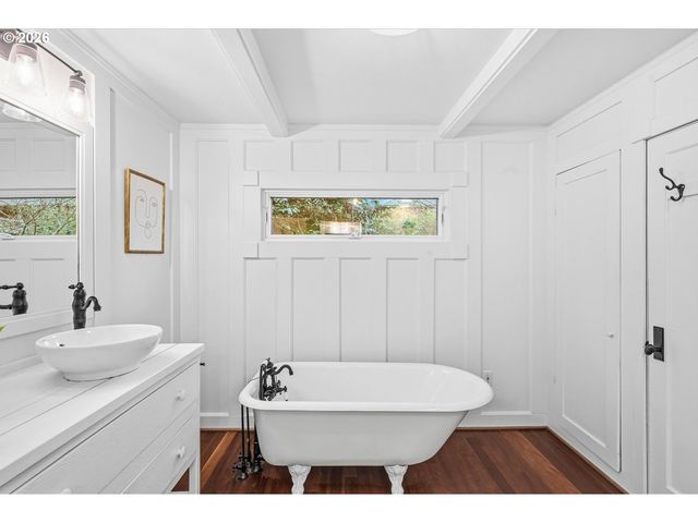 611 RIDGEWAY Rd, Lake Oswego, OR 97034