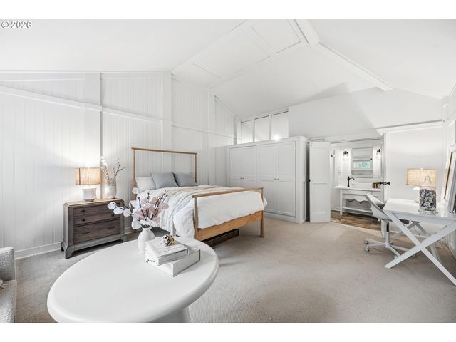 611 RIDGEWAY Rd, Lake Oswego, OR 97034