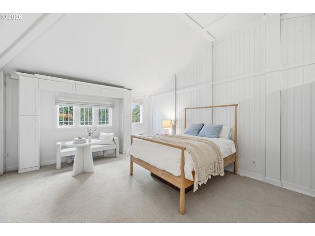 611 RIDGEWAY Rd, Lake Oswego, OR 97034