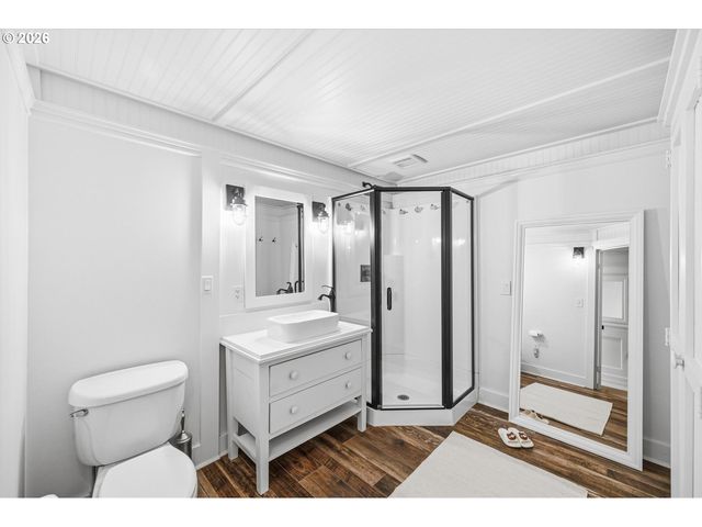 611 RIDGEWAY Rd, Lake Oswego, OR 97034