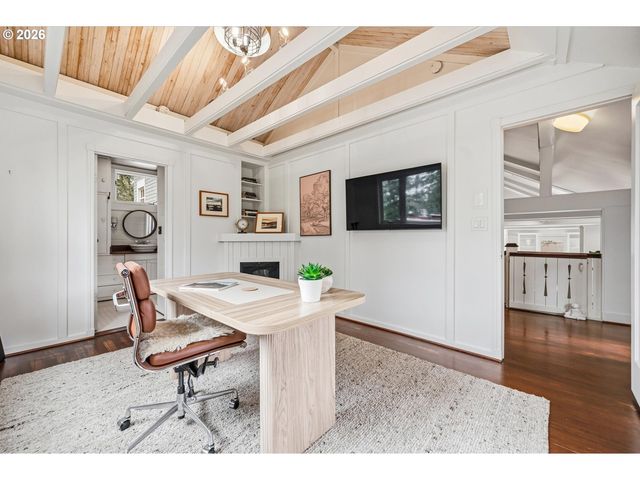 611 RIDGEWAY Rd, Lake Oswego, OR 97034